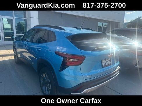 Used 2026 Chevrolet Trax LT w/ Driver Confidence Package FWD image 2