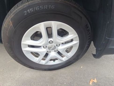 Used 2020 Jeep Compass Sport w/ Cold Weather Group image 11