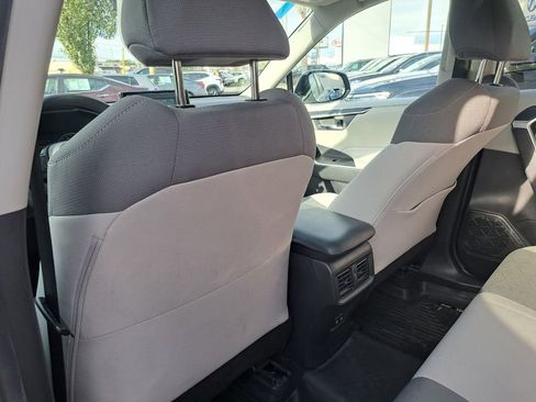 Used 2020 Toyota RAV4 XLE image 23