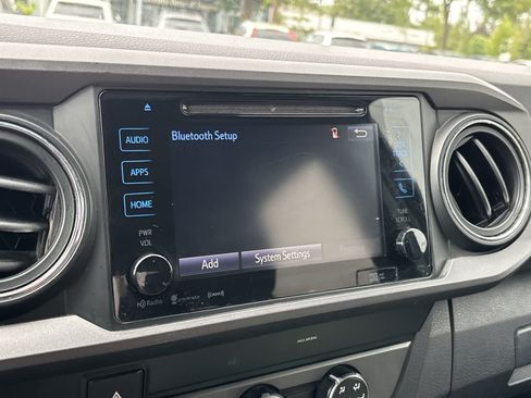 Used 2019 Toyota Tacoma TRD Off-Road AWD/4WD image 16