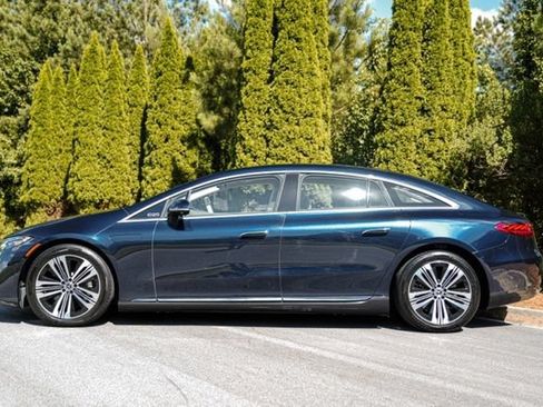Used 2022 Mercedes-Benz EQS 450+ Sedan image 9
