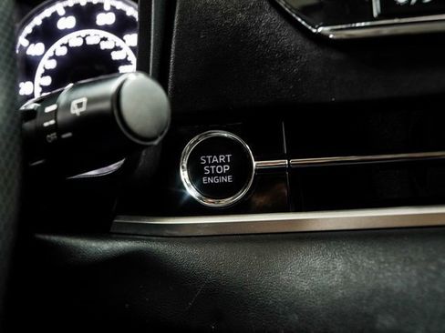 Used 2024 Mitsubishi Outlander SE image 26