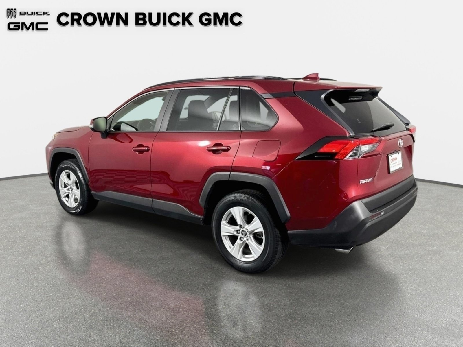 Used 2019 Toyota RAV4 XLE w/ Convenience Package FWD image 7