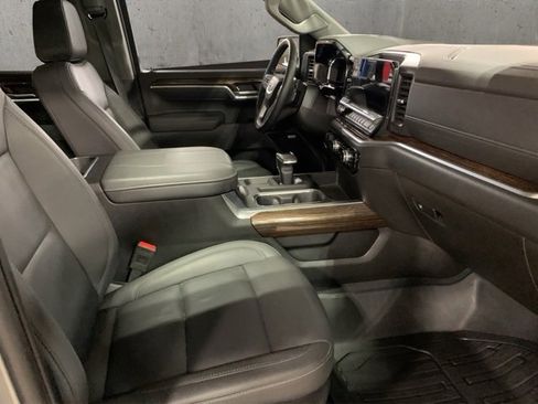 Used 2025 GMC Sierra 1500 Elevation w/ Elevation Premium Package image 24