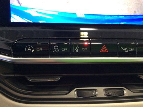 Used 2024 Jeep Compass Limited w/ Elite Group image 34