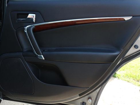 Used 2011 Lincoln MKZ FWD image 37