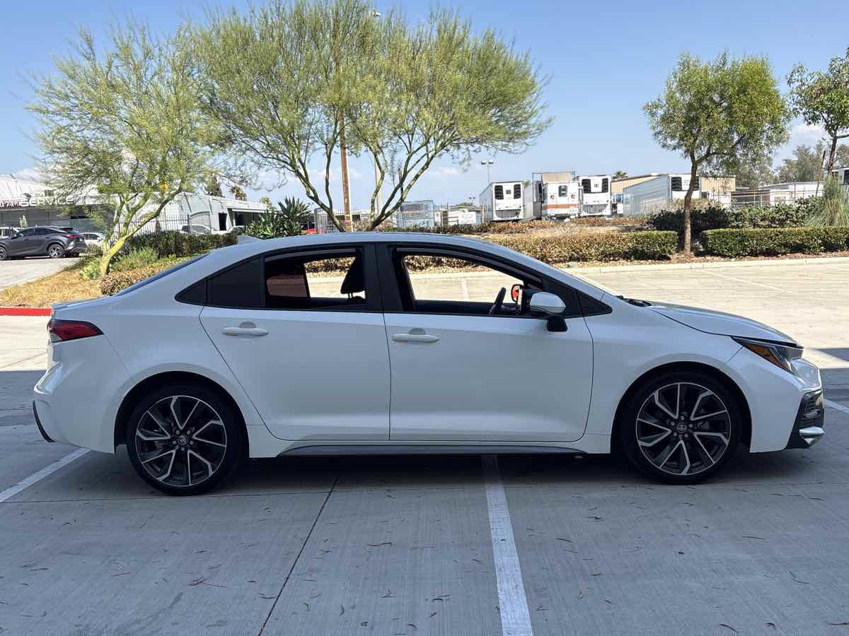 Used 2022 Toyota Corolla SE w/ Carpet Mat Package (TMS) FWD image 2