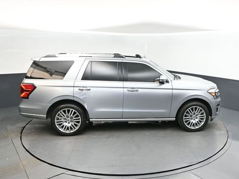 Used 2024 Ford Expedition Platinum image 37
