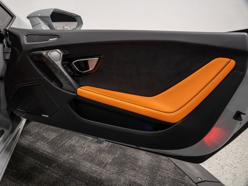 Used 2021 Lamborghini Huracan EVO RWD image 66