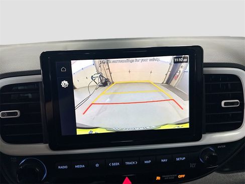 Used 2024 Hyundai Venue Limited image 12