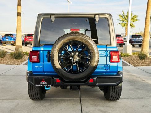 Used 2022 Jeep Wrangler Unlimited Sahara image 9