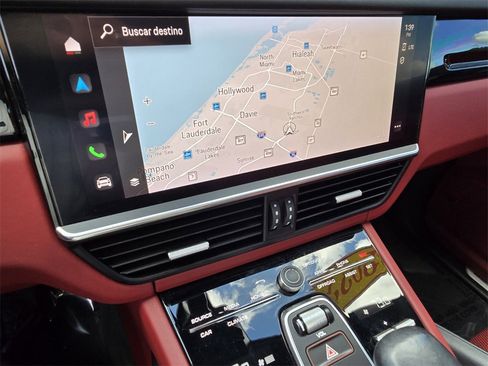 Used 2022 Porsche Cayenne image 23