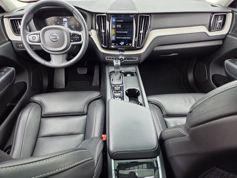 Used 2021 Volvo XC60 T5 Inscription w/ Advanced Package image 11