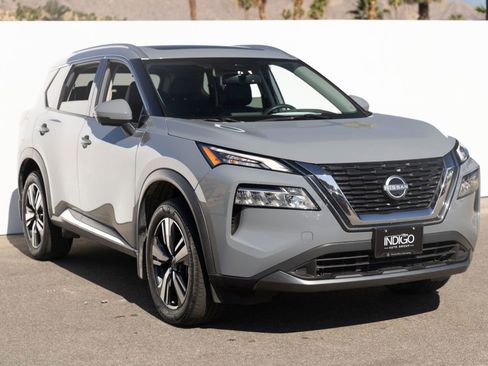 Used 2023 Nissan Rogue SL FWD image 2