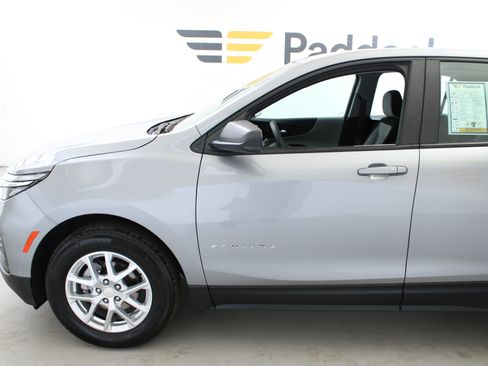 Used 2023 Chevrolet Equinox LS FWD image 4