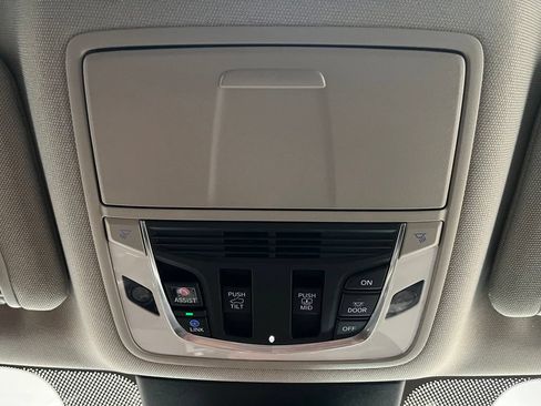 Certified 2022 Acura MDX SH-AWD w/ Advance Package image 9