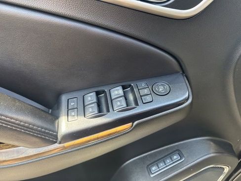 Used 2018 GMC Yukon Denali w/ Denali Ultimate Package AWD/4WD image 18