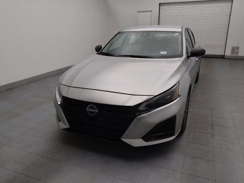 Used 2024 Nissan Altima 2.5 SV image 15