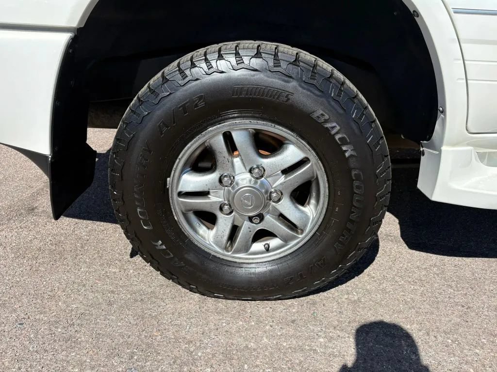 Used 2001 Lexus LX 470 4WD image 19
