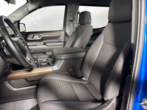 Used 2024 Chevrolet Silverado 1500 LT Trail Boss w/ Convenience Package II image 11