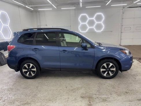 Used 2017 Subaru Forester 2.5i Premium image 6