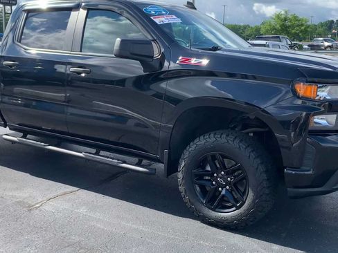 Certified 2021 Chevrolet Silverado 1500 Custom Trail Boss w/ LPO, Dark Essentials Package AWD/4WD image 2