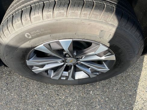 Used 2025 Chevrolet Equinox LT image 30