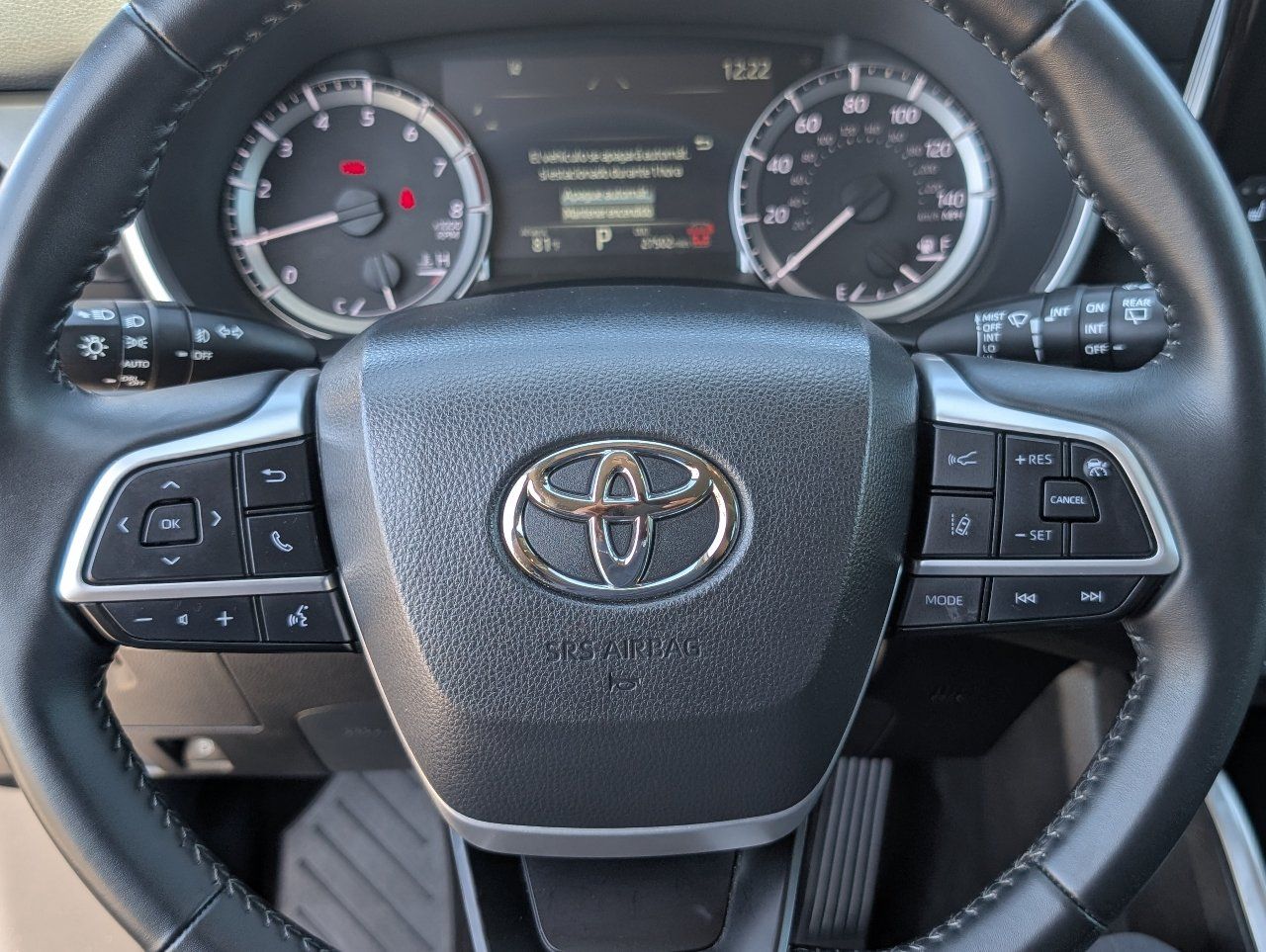 Used 2025 Toyota Highlander XLE FWD image 19