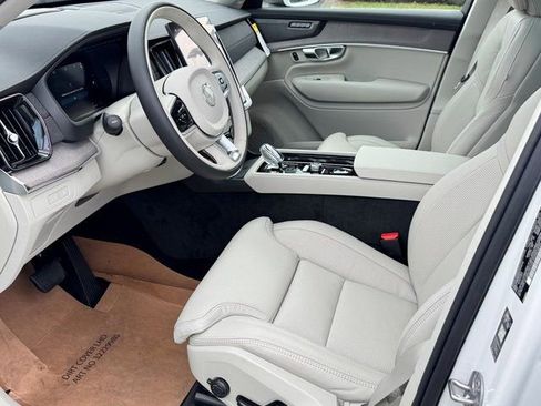 New 2026 Volvo XC90 T8 Ultra image 18