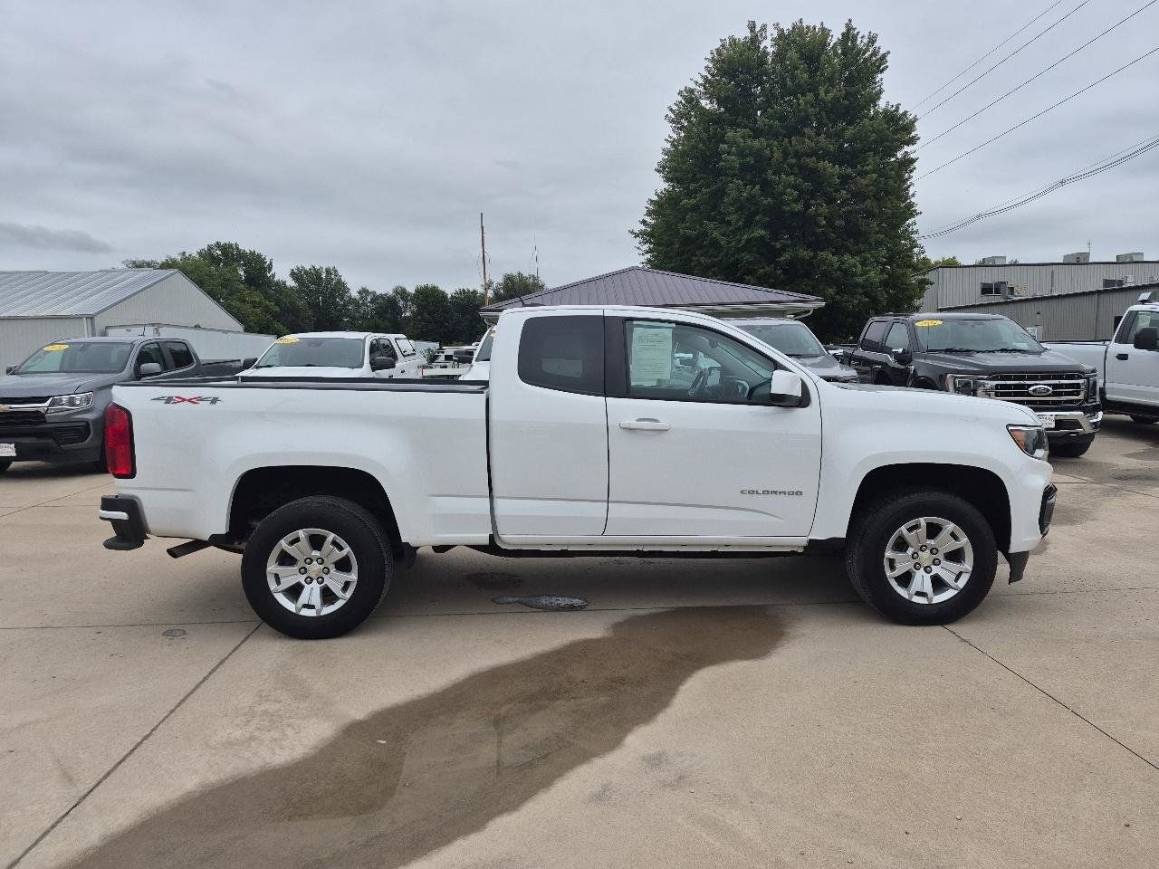 Used 2022 Chevrolet Colorado LT w/ Fleet Safety Package AWD/4WD image 4