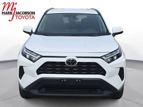 Used 2025 Toyota RAV4 XLE image 3