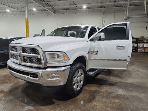 Used 2017 RAM 2500 Laramie AWD/4WD image 30