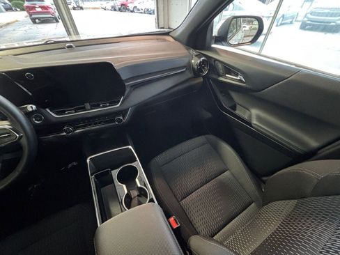 Used 2025 Chevrolet Equinox LT image 34