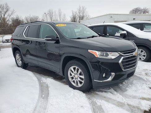 Used 2019 Chevrolet Traverse LT image 2