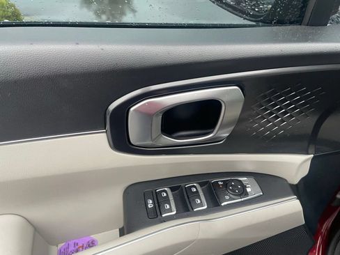 Certified 2025 Kia Sorento S FWD image 11