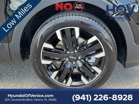 Used 2024 Kia Telluride SX FWD image 9