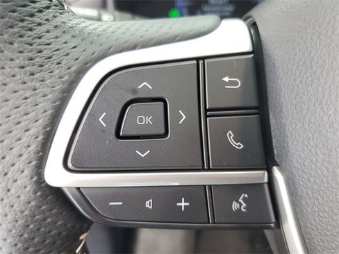 Used 2025 Toyota Sienna XSE image 24