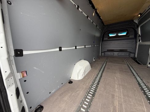 Used 2022 Mercedes-Benz Sprinter 2500 image 30