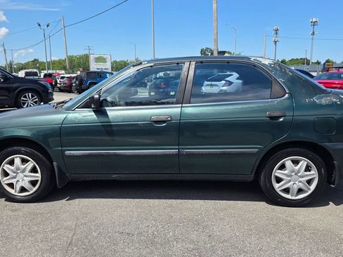 Used 2002 Suzuki Esteem GLX FWD image 8