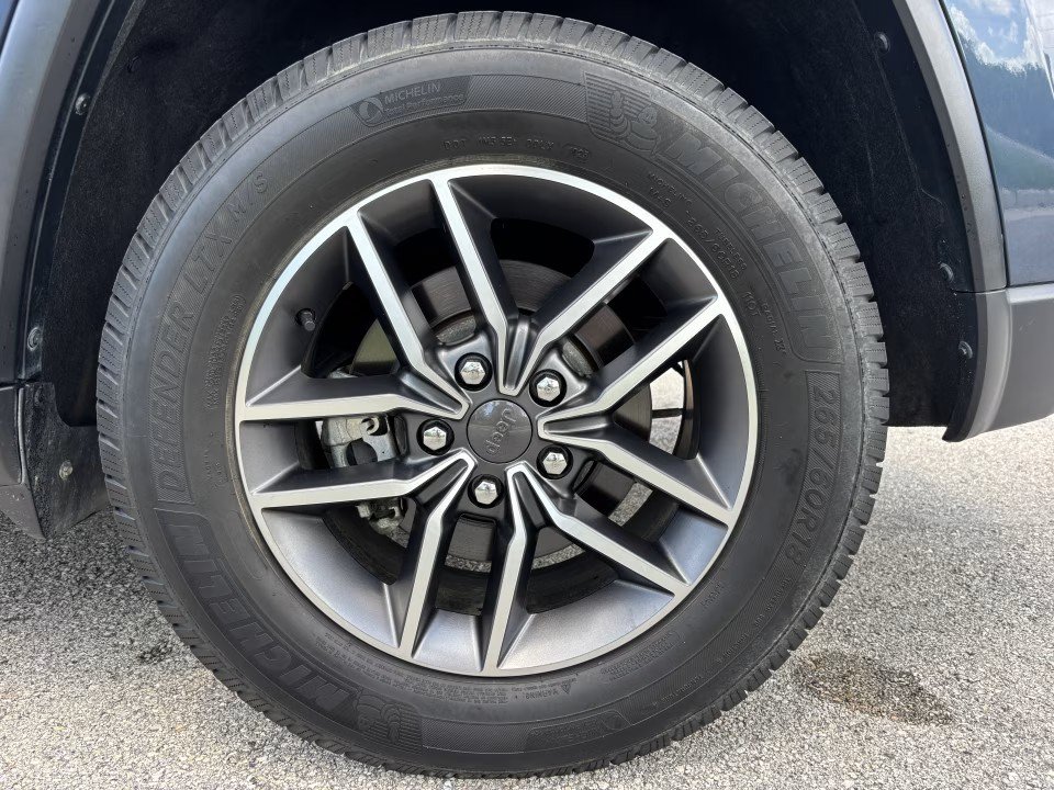 Used 2021 Jeep Grand Cherokee Limited RWD image 43