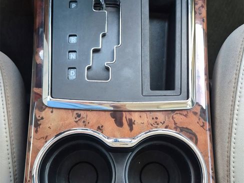 Used 2008 Chrysler 300 C w/ Navigation & Sound Group II image 27