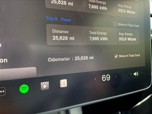 Used 2024 Tesla Model Y Long Range AWD/4WD image 13