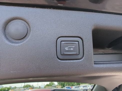 Used 2024 Chevrolet Equinox LT FWD image 36