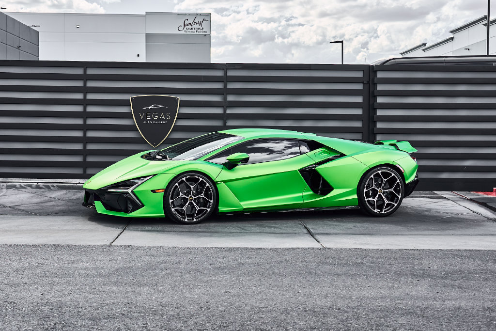 Used 2024 Lamborghini Revuelto AWD/4WD image 5