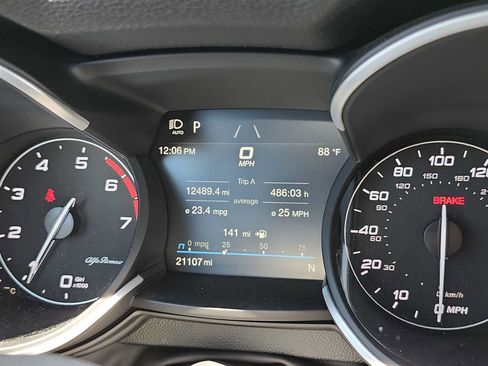 Used 2023 Alfa Romeo Stelvio Veloce AWD/4WD image 22