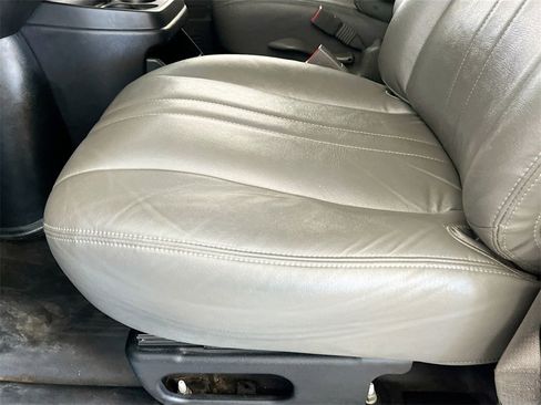 Used 2023 Chevrolet Express 2500 w/ Driver Convenience Package image 19