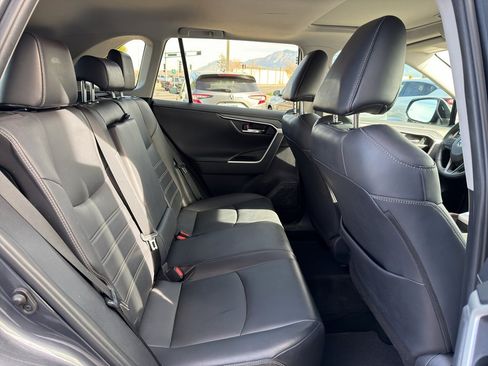 Used 2019 Toyota RAV4 Limited image 15