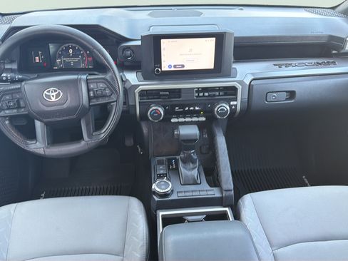 Used 2025 Toyota Tacoma SR5 AWD/4WD image 11