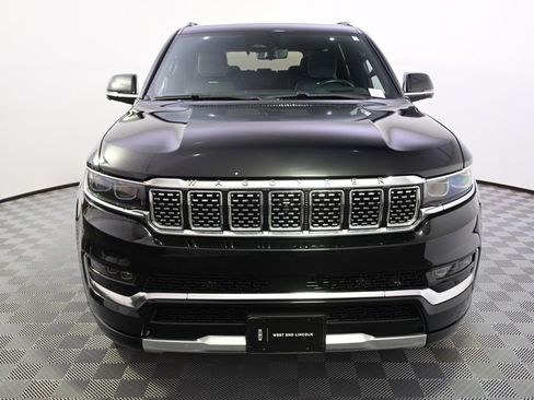 Used 2022 Jeep Grand Wagoneer Series III w/ Rear Seat Video Group 1 AWD/4WD image 10