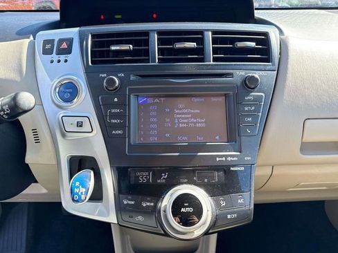Used 2014 Toyota Prius V Five image 33